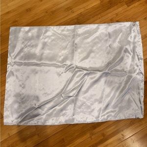 Single Silver Silk Pillowcase